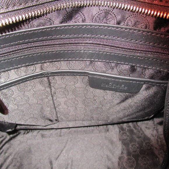 Michael Kors Large Selma Satchel - Picture 8 of 10